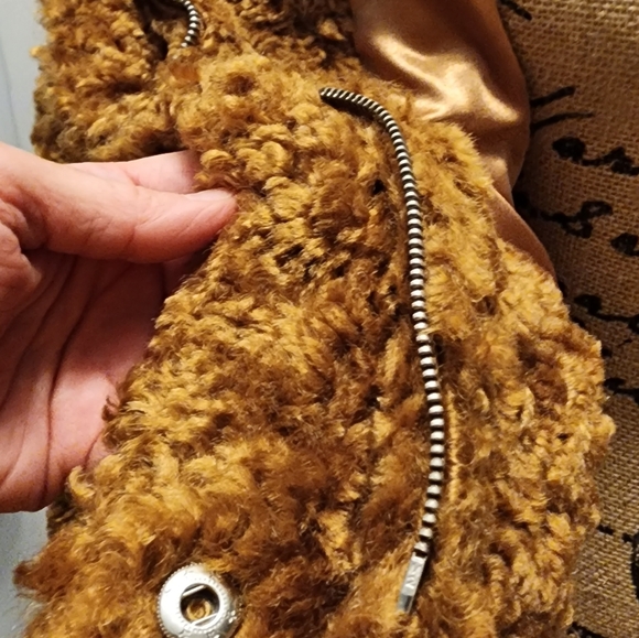 BooHoo Faux Fur Cropped jacket - Picture 11 of 16